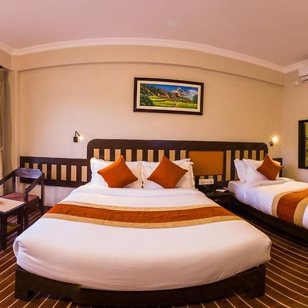Hotel Kausi Покхара Экстерьер фото